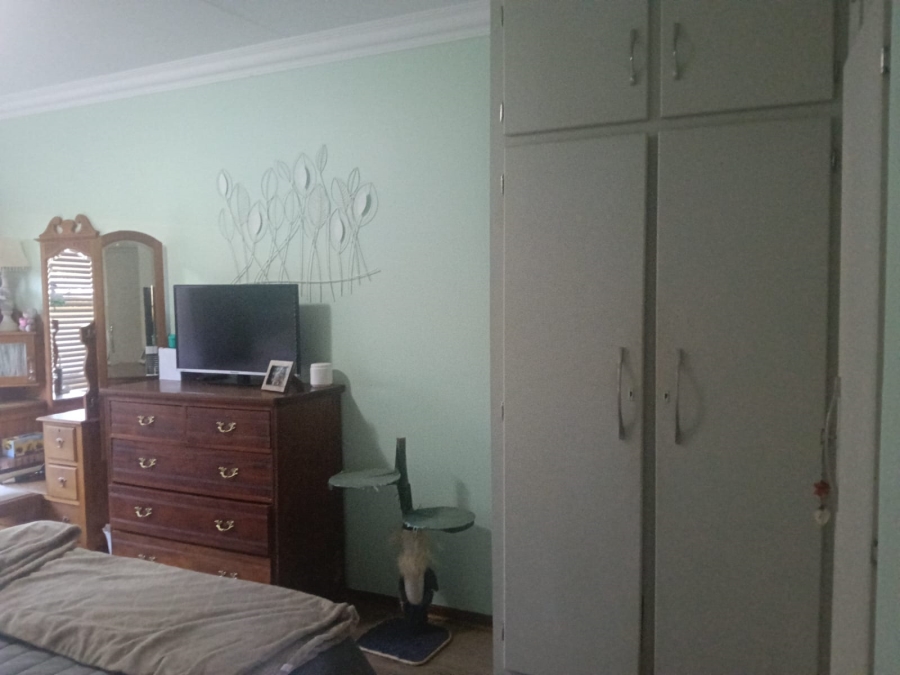 To Let 3 Bedroom Property for Rent in Langenhovenpark Free State